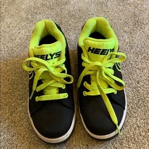 Heelys youth size 4